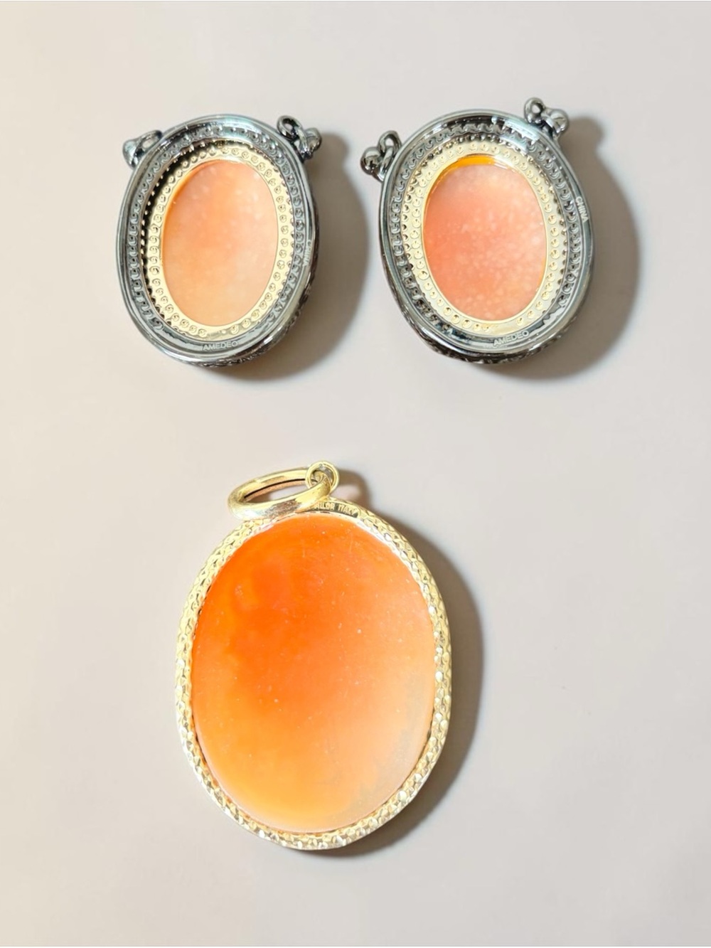 Vintage 1940’s Carved Shell Cameo the three graces Pendant + loose Earrings Set - Picture 2 of 4